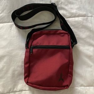 ❤️Exclusive Jeffree Star Burgundy Crossbody❤️